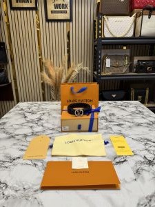 Louis_Vuitton Crystal Lv Buckle Leather Belt With Box And Dust Bag Including Carry Bag (9)