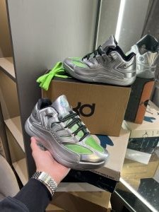 Nik e KD 18 EYBL Metallic Silver
