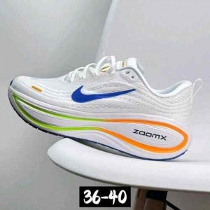 Nikee Zoom X Vomero Plus