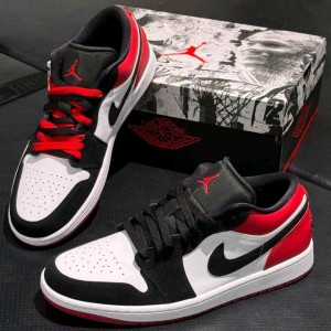 Air Jordan 1 Low Black Toe 2026  467