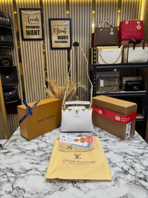 Louis_Vuitton Capucines Taurillon Handbag With Double Og Box And Dust Bag (White)