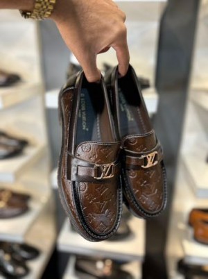 Louis-Vuitton-Loafer-LV-21-Brown
