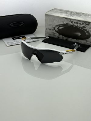 Oakle.y 9495 white black prizm polarized lens