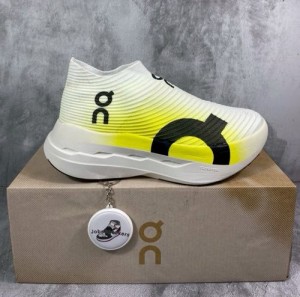 On Cloud Boom Strike LS Volt Lime