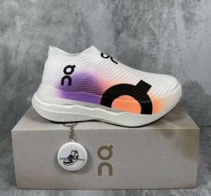 On Cloud Boom Strike LS Multi