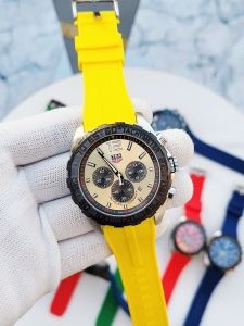 Tag_Heuer FORMULA 1 CHRONOGRPH SILVER YELLOW SILICON BELT 362