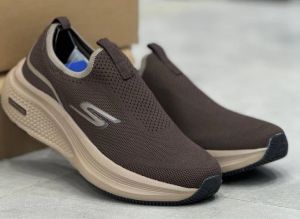 Skecher.s Mens Go Run Elevate 2.0 Sneaker