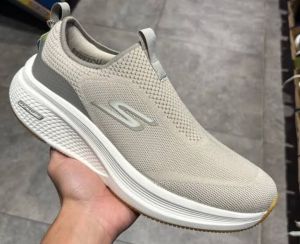 Skecher.s Mens Go Run Elevate 2.0 Sneaker