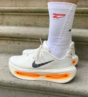 Nikee Vomero Premiume white orange