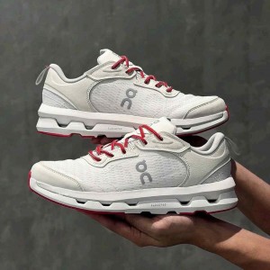 On Running Cloudzone Moon Zendaya Ivory Wolf