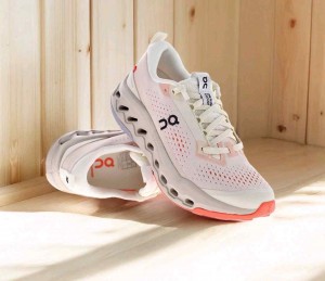 On Running Cloudsurfer Trail 2 Ivory Ghost