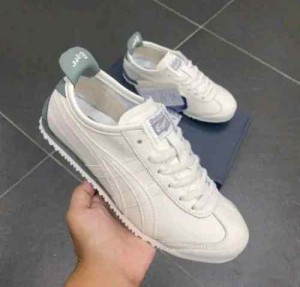 Onitsukaa Tiger Mexico 66  Cream Olive Green