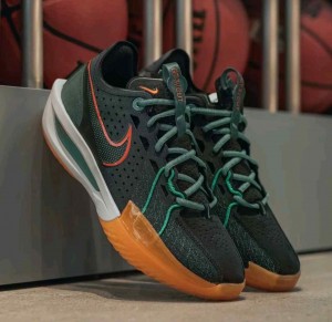 Nik e Zoom GT Cut 3 Miami Hurricanes