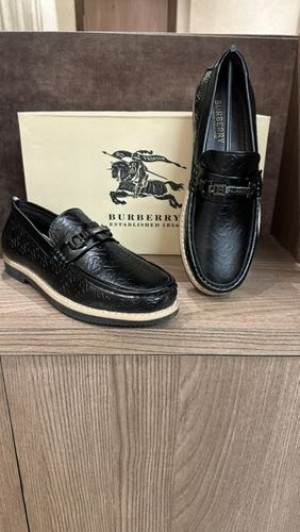 Burberry-Premium-Black-Loafer