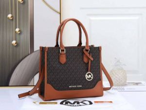 Michael_Kors tote with dust cover 5319