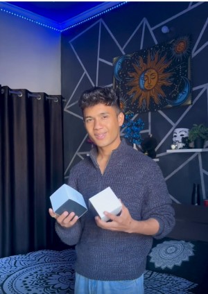 tommy Hilfiger chain belt automatic