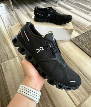 On Cloud 5 Running ALL BLACK