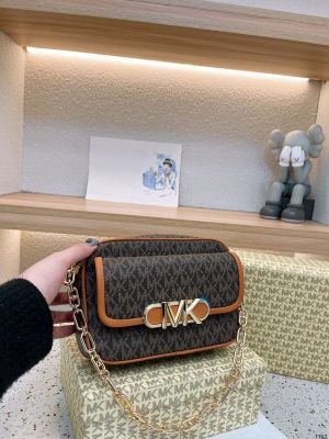 Michael_Kors_Parker_camera_Bag_With_OG_Box_&_Dust_Bag_100830 Coffee