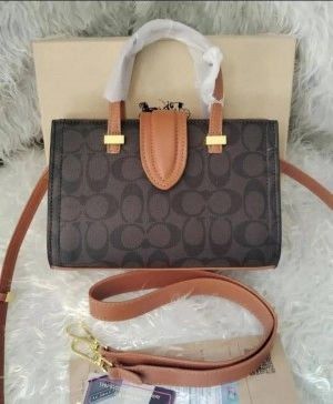 COAC_H TRENDY SIGNATURE SATCHEL BAG WITH SLIGHTLY DAMAGE BOX AND DUST BAG PREMIUM QUALITY (COFFEE BROWN)