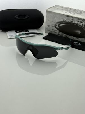 Oakle.y 9495 blue black prizm polarized lens 