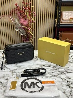 MICHAEL_KORS HUDSON JETSET EAST WEST CAMERA BAG WITH ORIGINAL BOX AND DUST BAG (BLACK) 23008