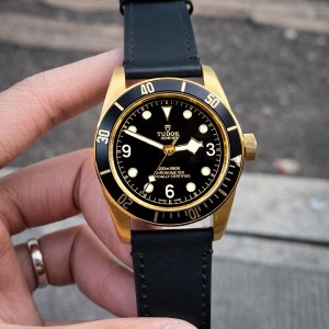 Tudo r Premium Gold Black Bay Rotor Winding Automatic