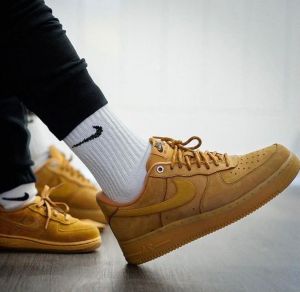 AIRFORCE 1 0.7  LOW FLEX BROWN SEMI UA WHEAT 
