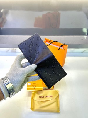 301 LV LOUIES VITTON WALLET