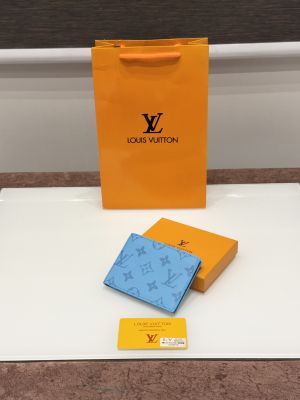 Louis_Vuitton_Premium_Wallet_L-013