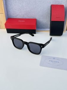 Prada_663_matt_black