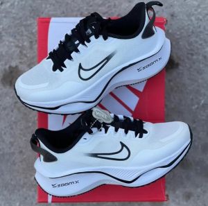 Nik.e Zoom Smily Pro White