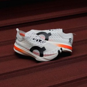 On Cloud Boom Strike WHITE FLAME