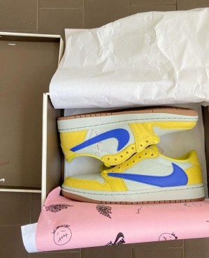 TRAVI S SCOTT X AIR JORDAN LOW CANARY