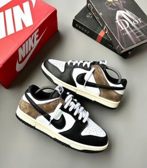 NIK E SB DUNK LOW DARK MOCHA