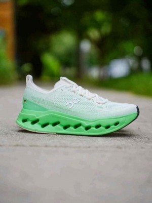 O n Cloudsurfer Max Ivory Honeydew