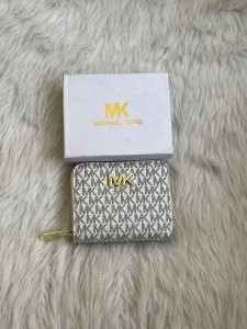 Michael_Kors_137_Zippy_Wallet_With_OriginalBox_DustCover_Premium