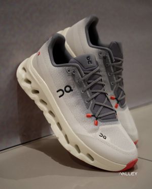 On Cloud Tilt Rock Sand