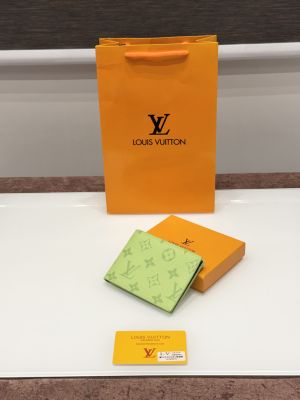 Louis_Vuitton_Premium_Wallet_L-013_Green