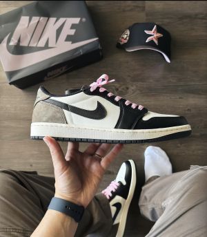 Nik.e Air Jordan 1 Low Mocha Semi UA