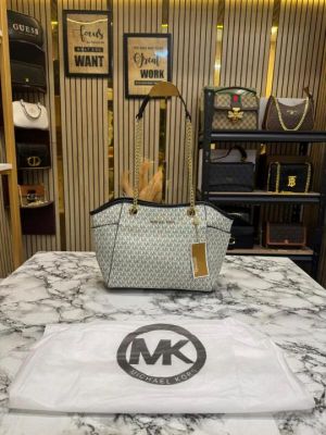 Michael_Kors Jet Set Travel Chain Shoulder Tote Bag Witch Dust Bag (70199 Vanila)