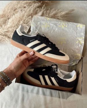 ADIDA_S SAMBA CORE BLACK WONDER WHITE WOMENS FIX