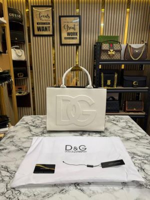 Dolce_&_Gabbana_Daily_Tote_Bag_With_Dust_Bag_And_Card_(White)_(V-9040)