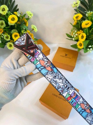 LOUI_S VUITTON PREMIUM BELT WID OG BOX