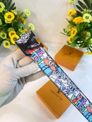 LOUI_S VUITTON PREMIUM BELT WID OG BOX