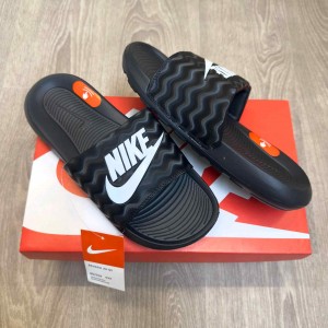 Nik.e Victori One Classic Textured Premium Black White Flip-Flop