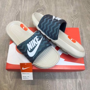 Nik.e Victori One Classic Textured Premium Beige Navy Flip-Flop