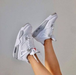 NIKE-AIR-JORDAN-4-WHITE-OREO