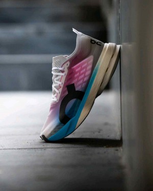 On Running Cloud Boom Strike White Horizon