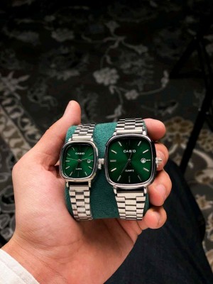 Casio couple silver green