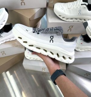 On CLOUDTILT Rock Ivory 5009